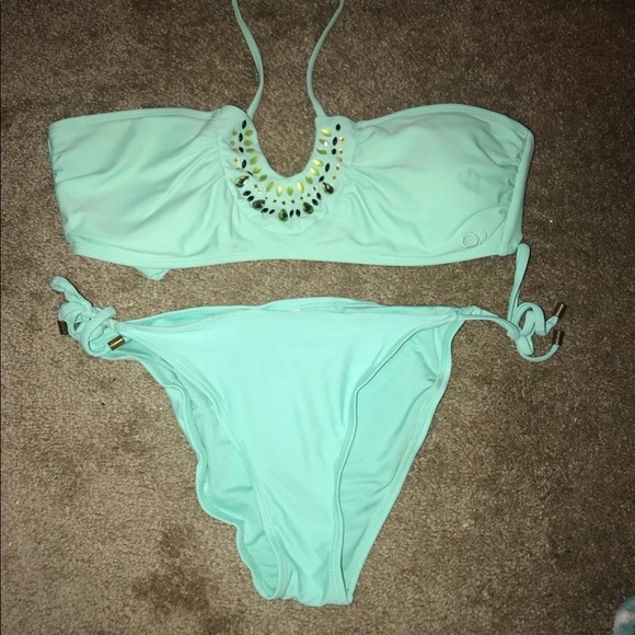 Bathing suits - Picture 6 of 6